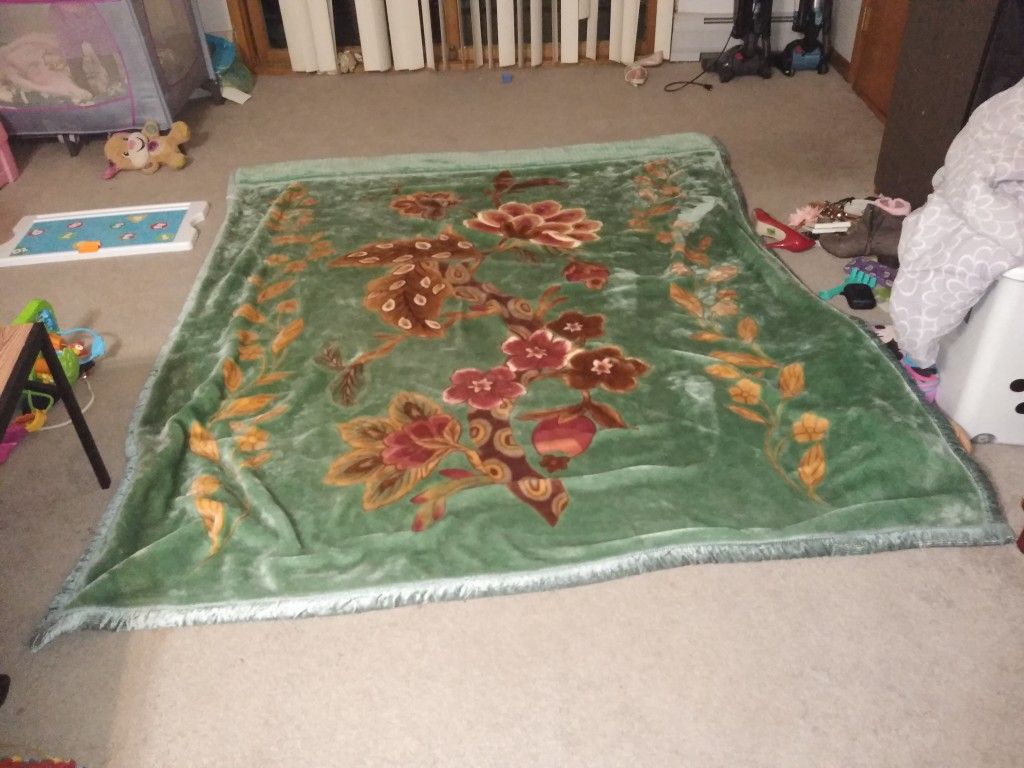 Big Heavy queen size blanket