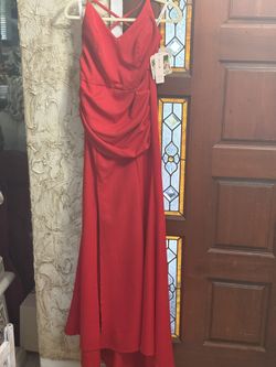 Gorgeous Red Long Gown With Train. Perfect For Special Event Wedding Prom Holiday Season. New Size 8