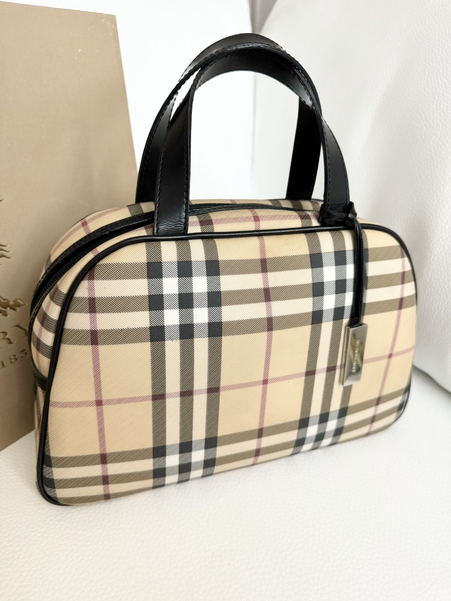 💯 Authentic Burberry Handle Bag 