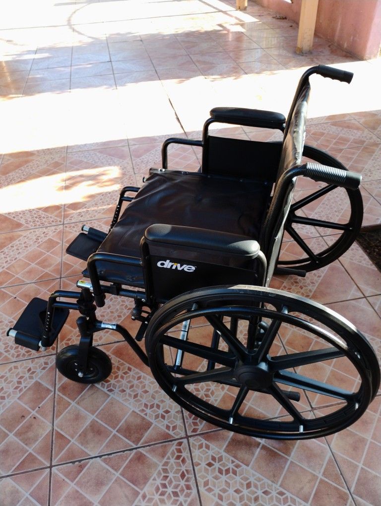 24" W.. Wheelchair Good Condition 