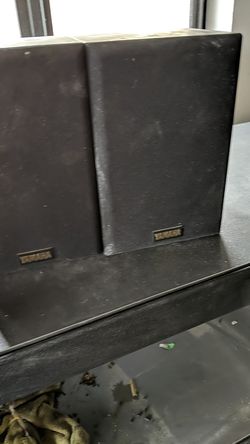 Yamaha speakers. No wires included