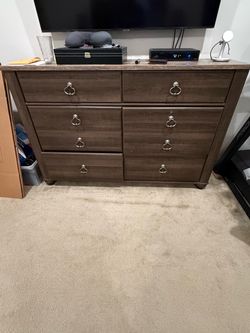 Moving Out Sale - Drawers and Threadmill