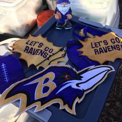 Nice Ravens Stitch Banner And Statue Only $20 Firm