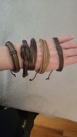 Adjustable bracelets, new, 2$ each. New.
