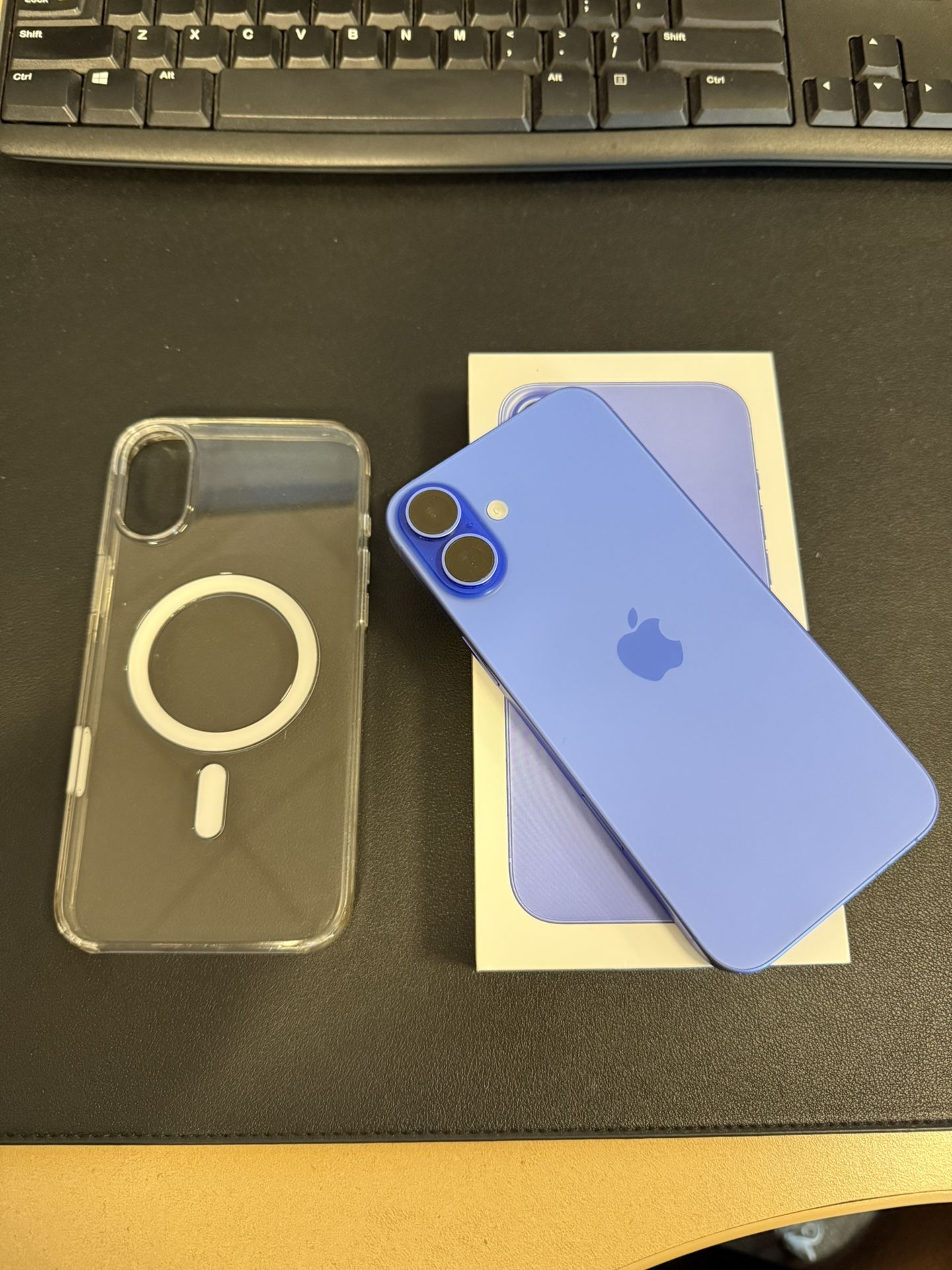 *EXCELLENT* iPhone 16 Plus 128gb Ultramarine