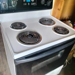 Stove Electric Nice Condition Everything 
