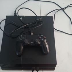 PS4  1 Controller  110$