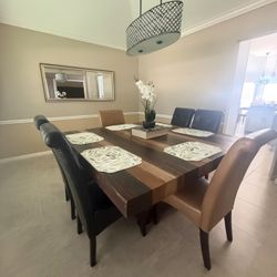 dining table 6 chairs in good condition.