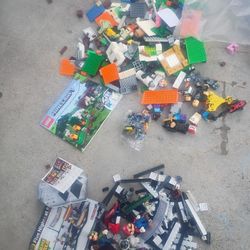 Five Nights At Freddy's Legos And Minecraft Legos Bundle 