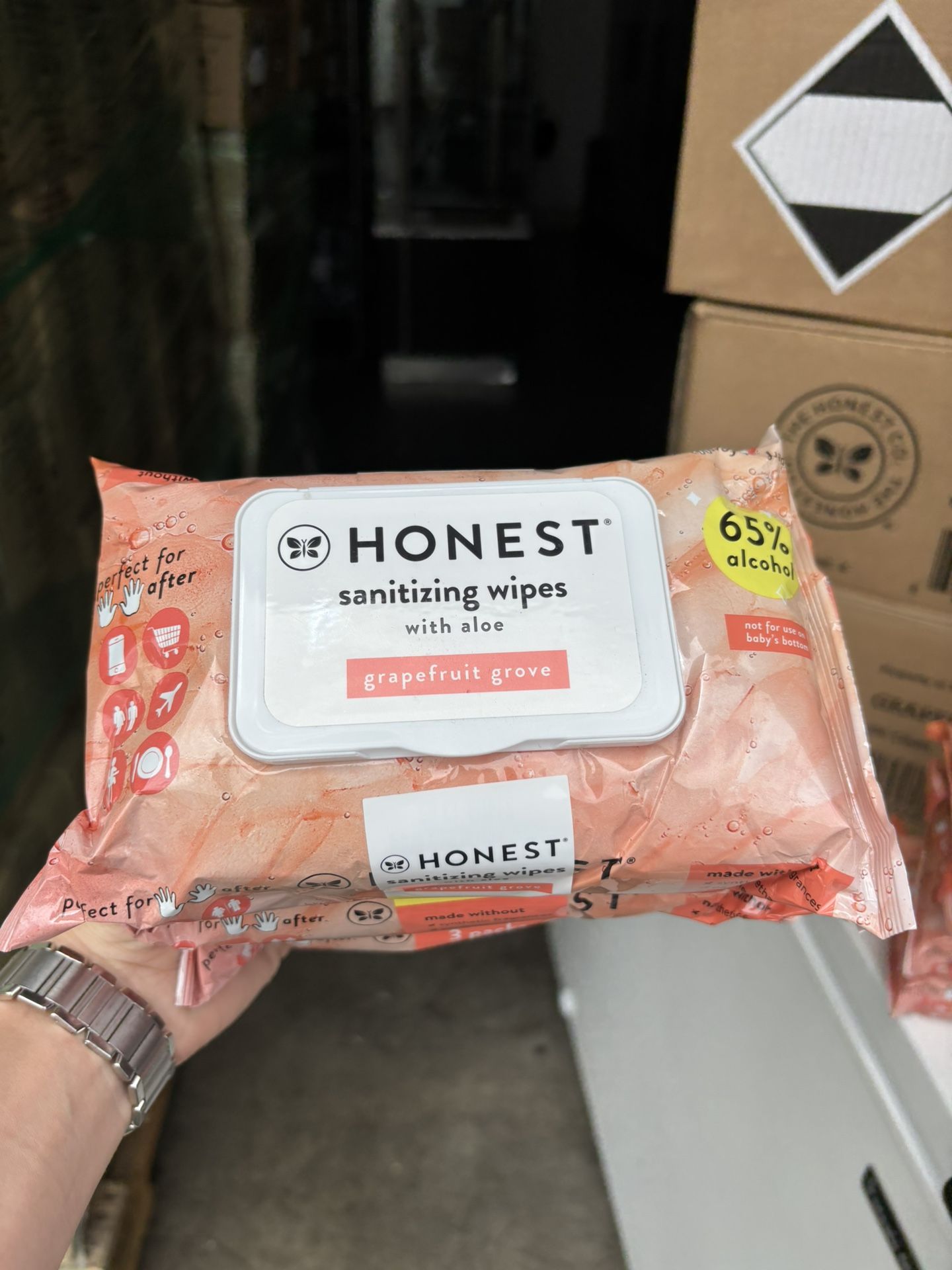 🔥🔥HOT DEAL!!! 👨🏻⚕️Alcohol Sanitizing Wipes🏥 By The Box