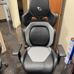 DPS PRO Bravent Elite Gaming Chair. Black & Gray