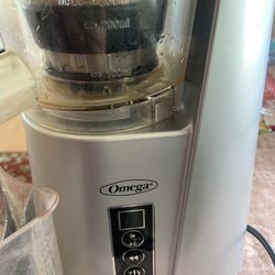 Omega Juicer