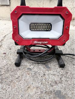 Snap-on 2000 Lumens portable LED work light.