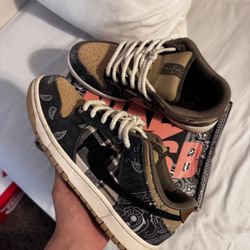 Travis Scott Dunks 