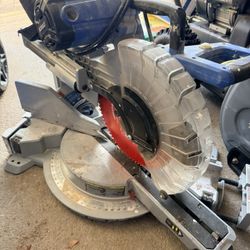 12-IN COMPACT SLIDING DUAL-BEVEL MITER SAW $250