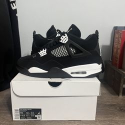 Air Jordan 4 White Thunder 