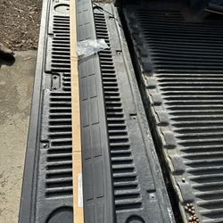 99-06 Chevy Silverado Bed Cap 