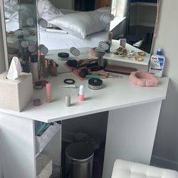 Makeup Vanity With Ottoman 