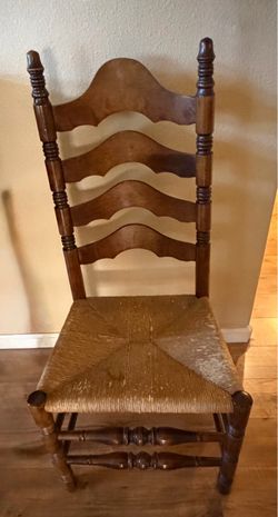 Traditional Wood Ladder-Back Chair with Woven Rush Seat