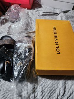 Lv sandals