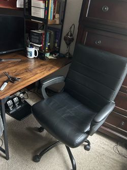 Office chair & desk