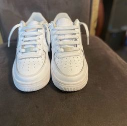 Nike size 5.5 boys