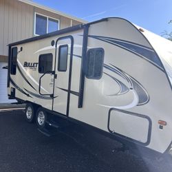 2017 Keystone Bullet Travel Trailer Model 21RUDWE