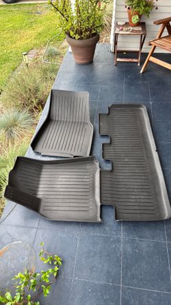 2024 Tesla Model Y all weather floor mats