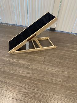 $40 /New/ 40” indoor dog ramp / wooden frame and carpet ramp / holds up to 125 pounds