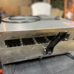 Commer Wisco Pizza Pal Electric Pizza Oven – Model 412 