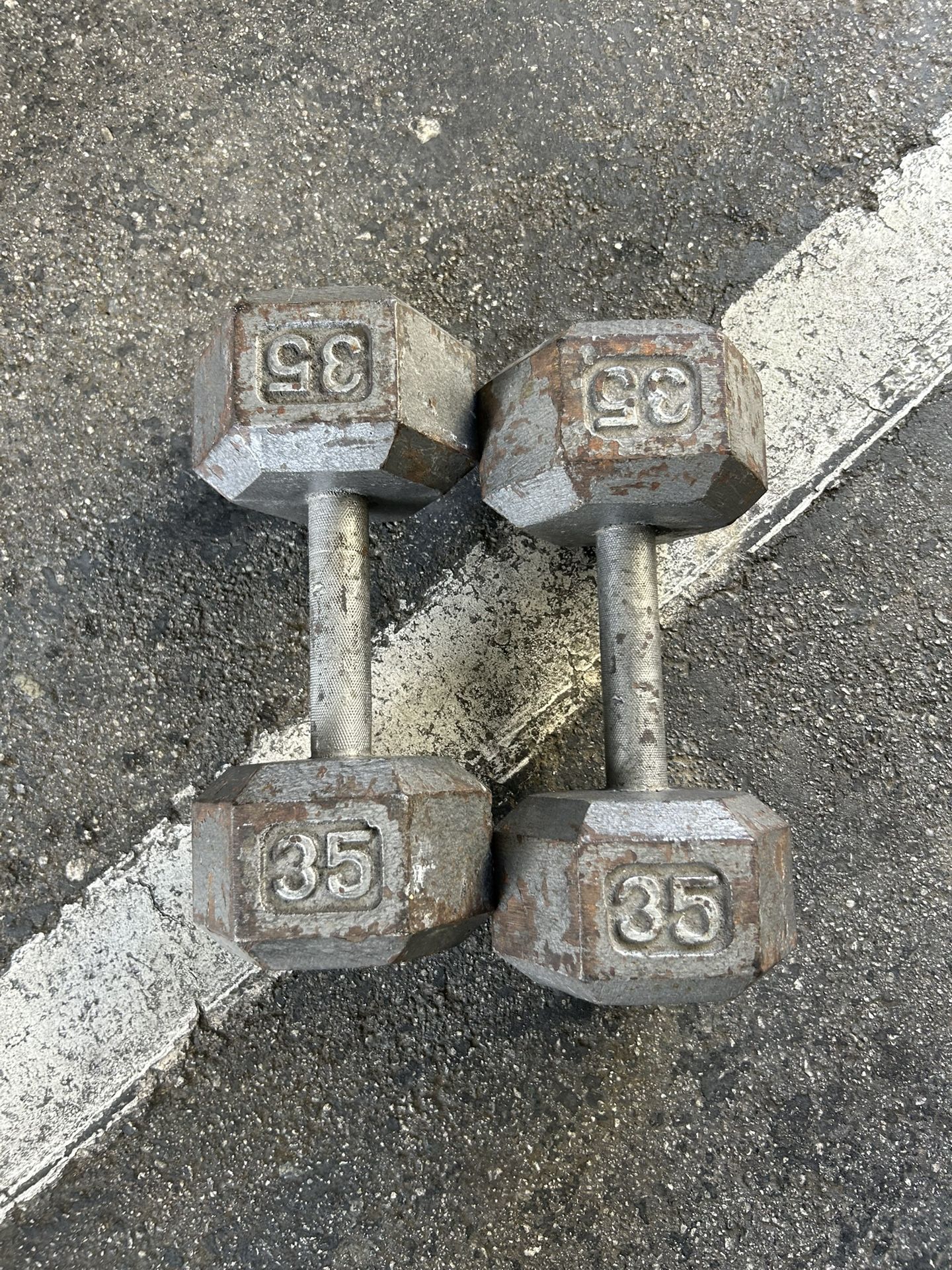 Weights 35lb