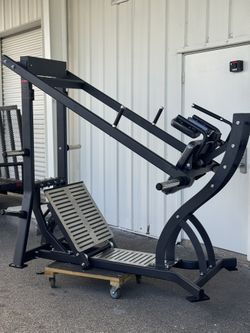 Brand New!! Pendulum Squat