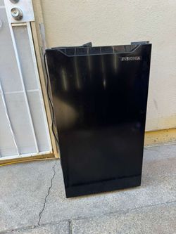 Insignia mini fridge