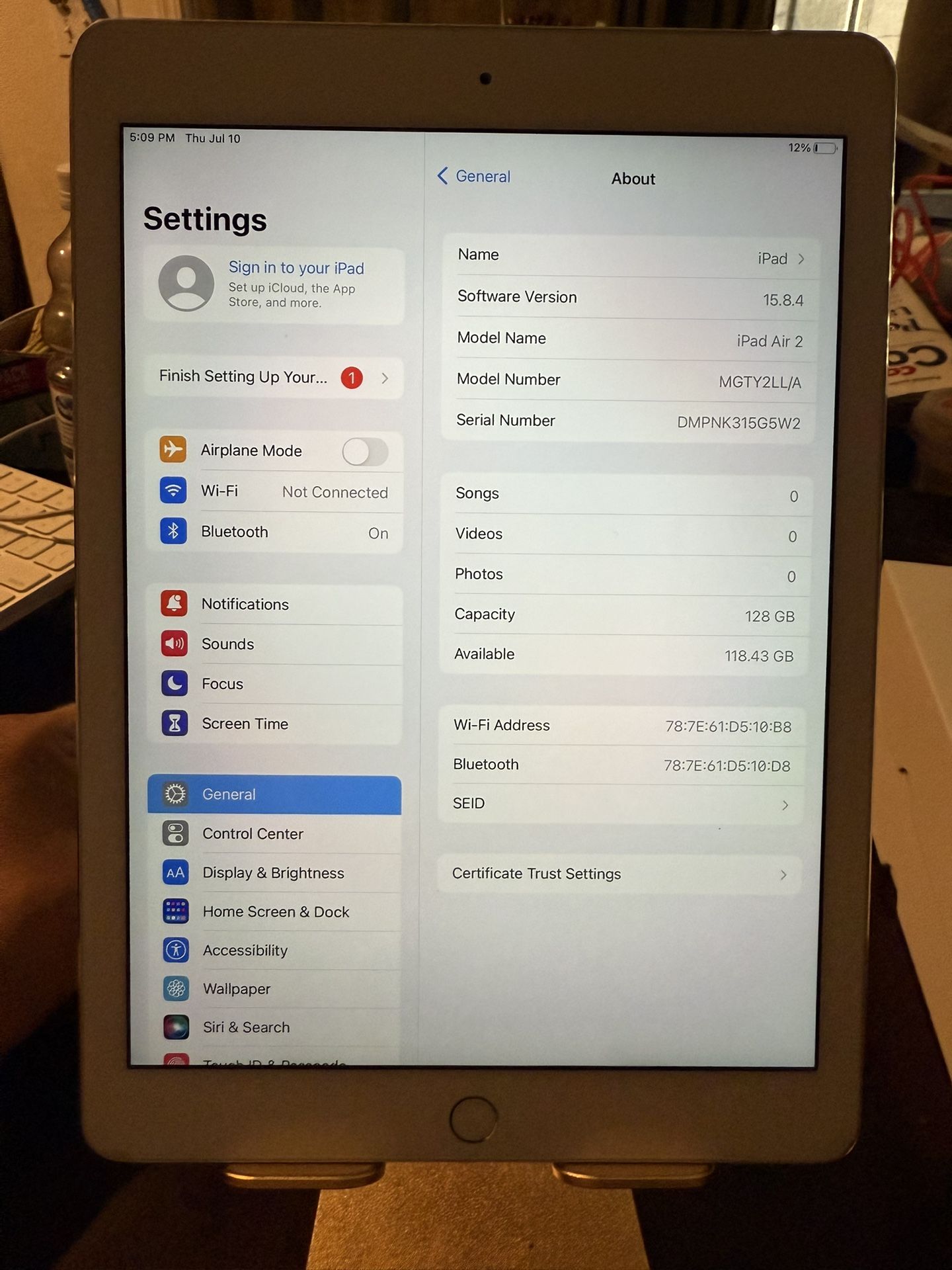 iPad Air 2 128gb WiFi only Must go