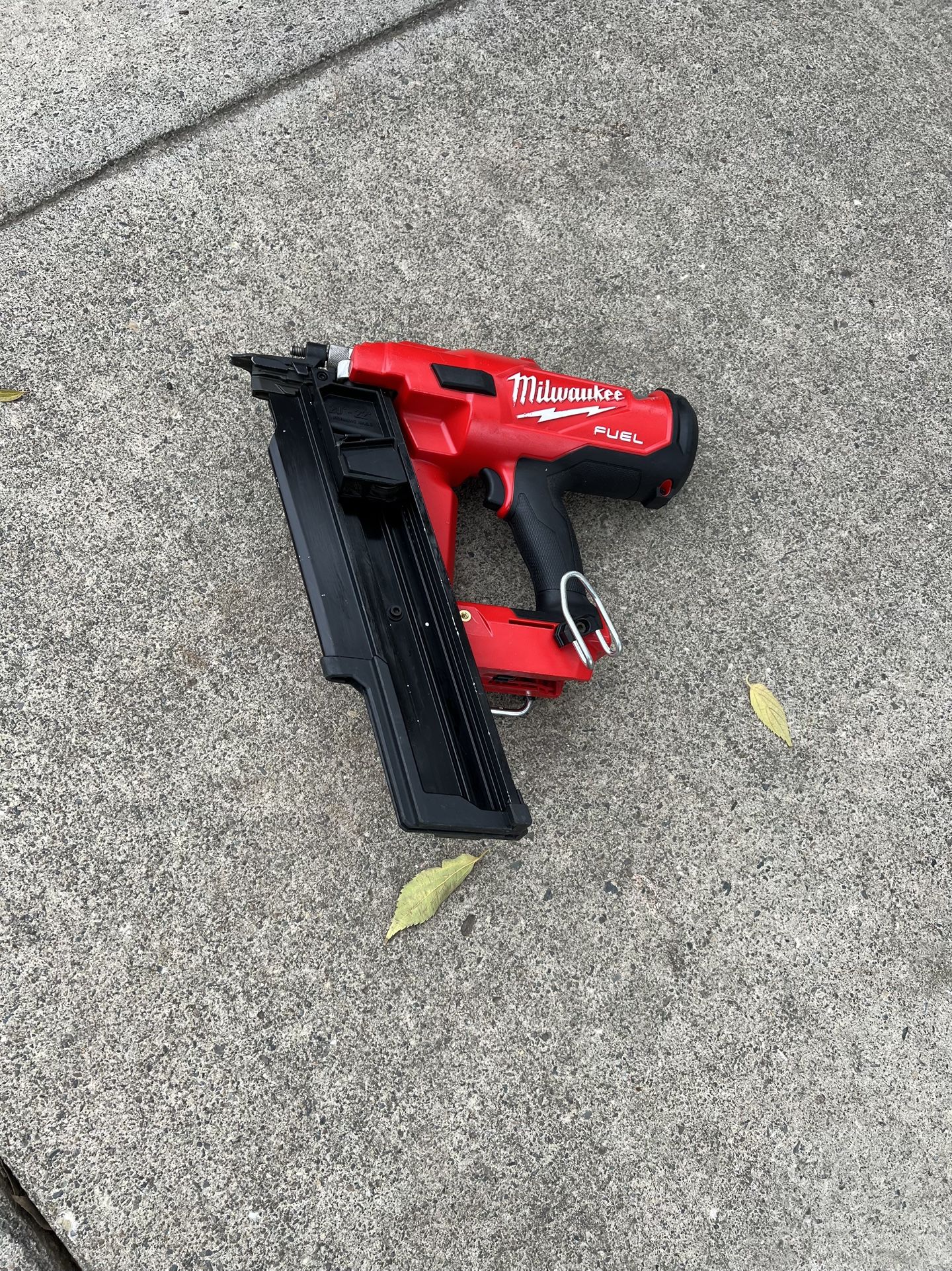 Milwaukee M18 FUEL 21 degree framing nailer