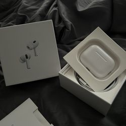 🎧 Premium Sound, Perfect Condition – AirPods Pro (2nd Gen) with MagSafe Case 🔊