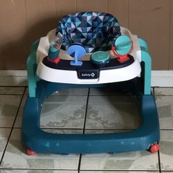 LIKE NEW SAFETY 1ST CONVERTIBLE CAR SEAT MUSIC LIGHTS AND SONGS WORKS!!!!