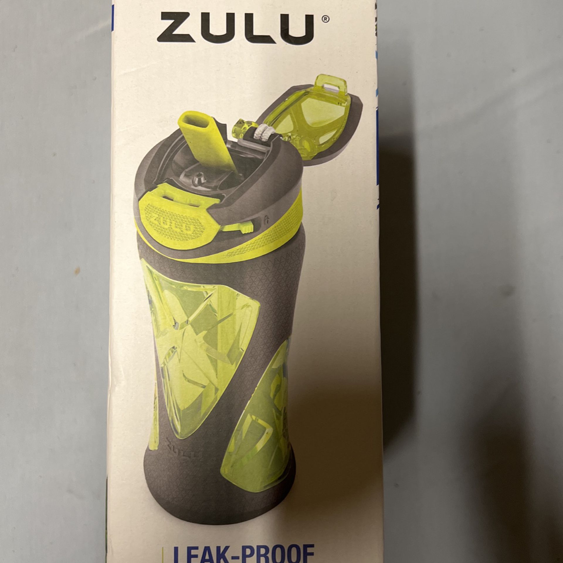 ZULU Studio Glass Water Bottle with Silicone Sleeve, 28 oz, Fuchsia.  frntcab for Sale in San Antonio, TX - OfferUp