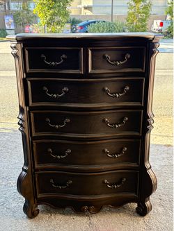 Jewelry and clothes drawers Armoire