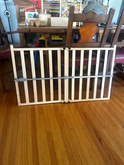 Wooden Expandable Safety Gate