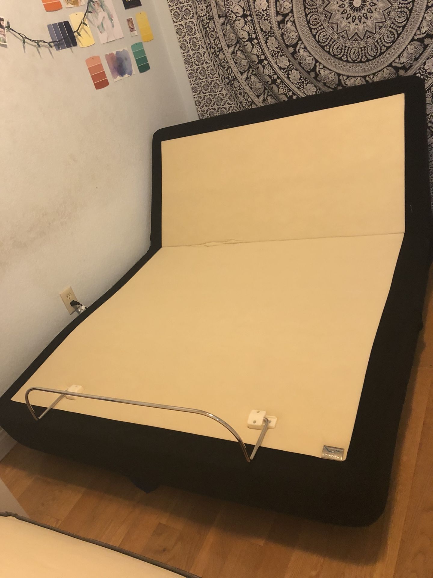 Sherwood queen size motion bed! Only base for free