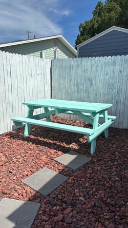 Wood picnic table