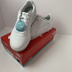 BRAND NEW PUMA WOMEN SNEAKERS (US 10) 
