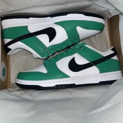 Nike Dunk Low Celtics ☘️( Stadium Green) Size 9.5 M