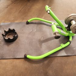🔥🚲🚲Kurt Kinetic Rock and Roll Stationary Bike riding Bicycle Trainer With  FREE MAT (BEST OFFER TAKE IT HOME)🔥🚲🔥