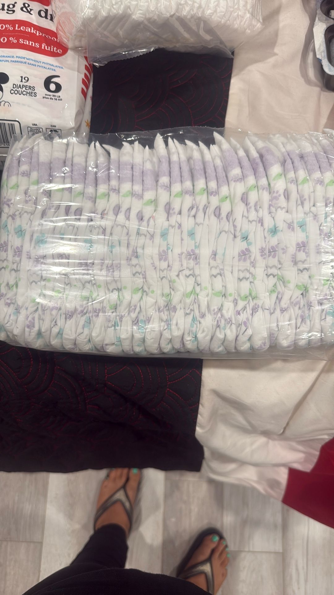 Kirkland Size 2 Diapers About 30 Count