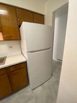 Refridgerator