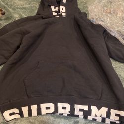 Supreme Sweatshirt