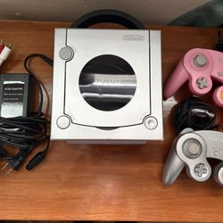 Nintendo GameCube Bundle w/ 2 Controllers + 4 Games (Mario Sunshine, Resident Evil 4, Spyro, Mortal Kombat)