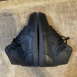 Air Jordan 1 Triple black 